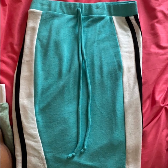 Fashion nova skirt set - Picture 2 of 2